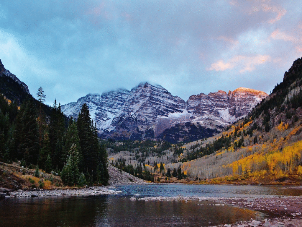 15 Dreamy Romantic Weekend Getaways in the USA for Couples in 2025 Aspen, Colorado