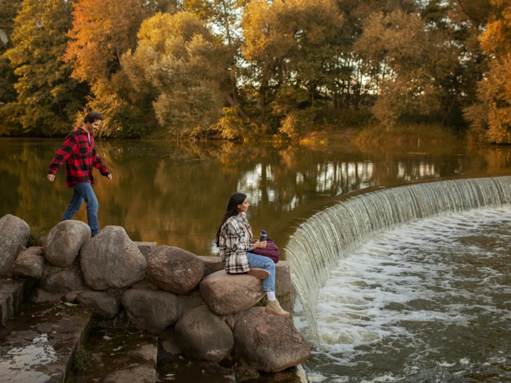 Best Weekend Getaways from NYC: Top Picks for 2025 Scenic view of the Poconos Mountains with lush forests, lakes, and outdoor activities like hiking and white water rafting – ideal weekend getaway from NYC